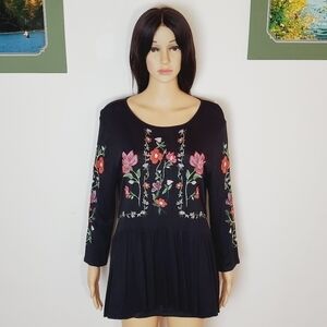Adiva embroidery 3/4 sleeve top